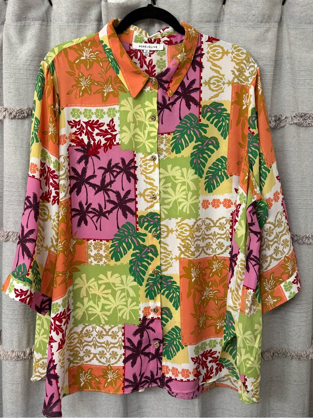 Rose + Olive Blouse Woman's 2X Vibrant Tropical Patchwork Button Up Palm Tree
